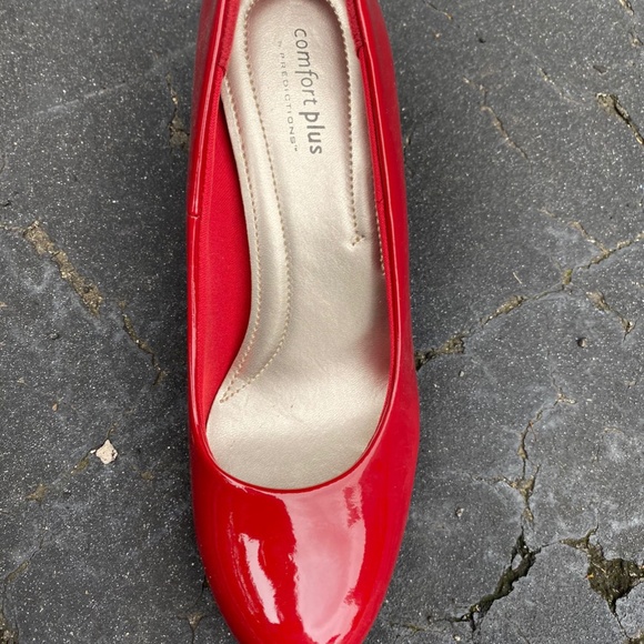 8.5 Red Comfort Plus High Heeled Shoes - Picture 4 of 11